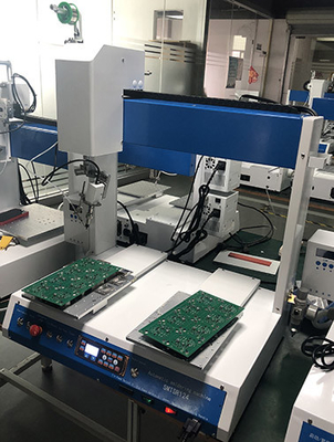 良い価格 二重テーブル 250x300mm オートマティックPCB溶接機 点あたり0.5S オンライン